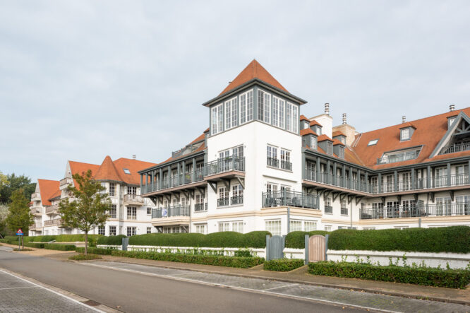 M G De Haan 24