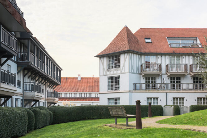 M G De Haan 43