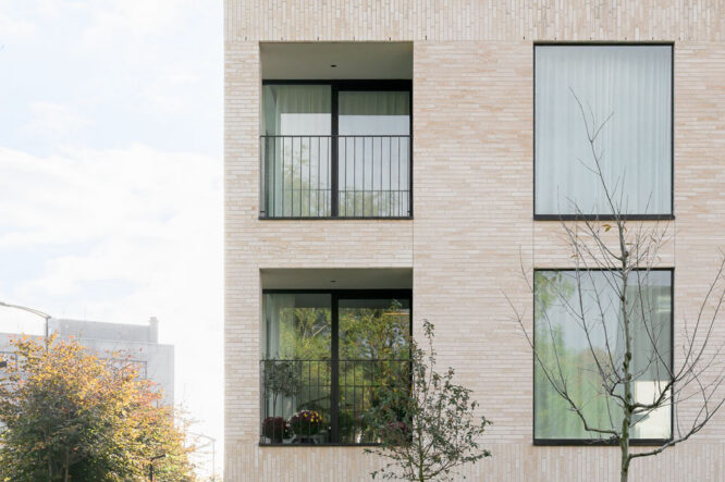G Luux Assebroek 11